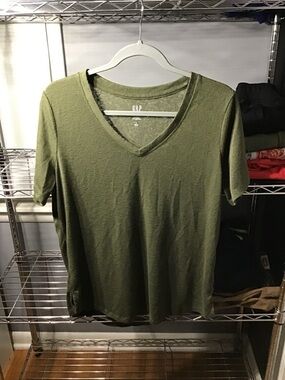GAP Olive V-Neck Short Sleeve Tee